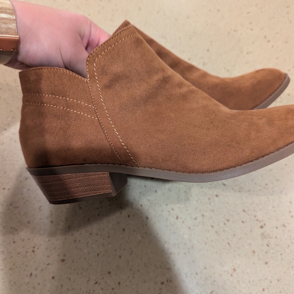 Time and Tru Shoes - Time and Tru Women's Brown Ankle Booties